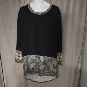 Elegant 2x Black and Gray Women's Tunic with Patterned Hem